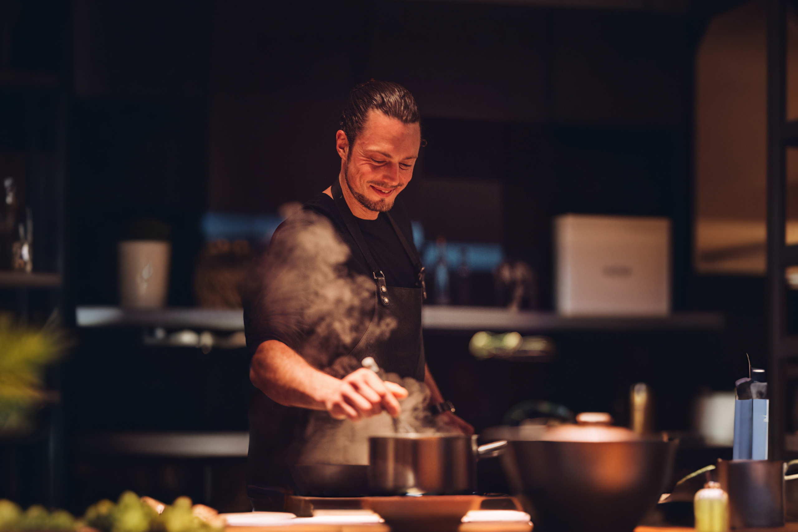 Neal STAADAL, Du Côté des Pros, Chef à domicile